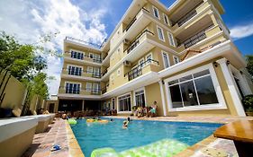 Mad Monkey Hostel Kampot (Adults Only)