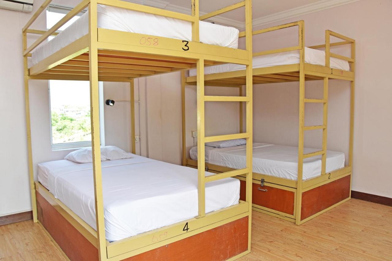 Mad Monkey Hostel Kampot (Adults Only) Eksteriør billede