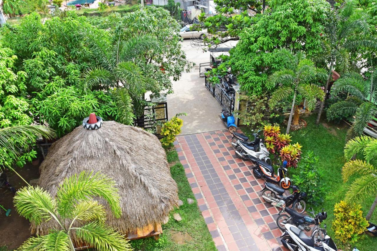 Mad Monkey Hostel Kampot (Adults Only) Eksteriør billede