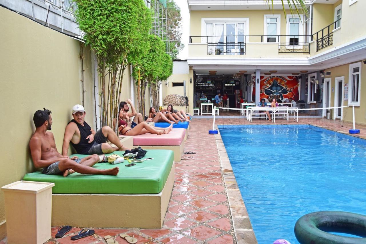 Mad Monkey Hostel Kampot (Adults Only) Eksteriør billede