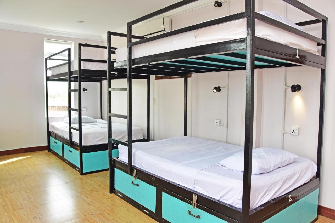 Mad Monkey Hostel Kampot (Adults Only) Eksteriør billede